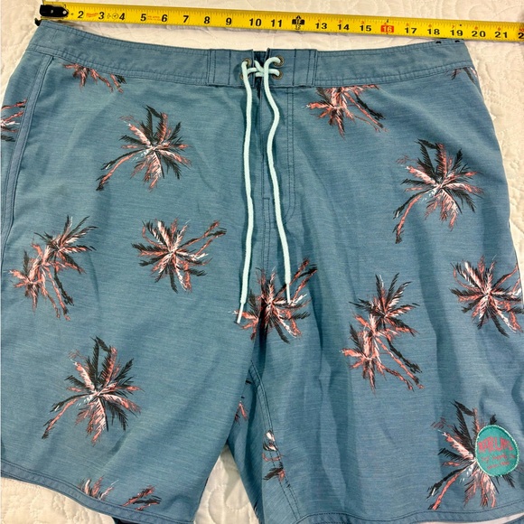 Ripcurl Mirage Boardies/Board Shorts Men's Size 38 Beach/Pool/Resort Wear EUC - Picture 4 of 7